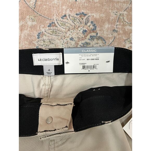 Liz Claiborne Classic Fit Straight Leg Cropped Khaki Pants Size 4 NWT - Picture 2 of 12
